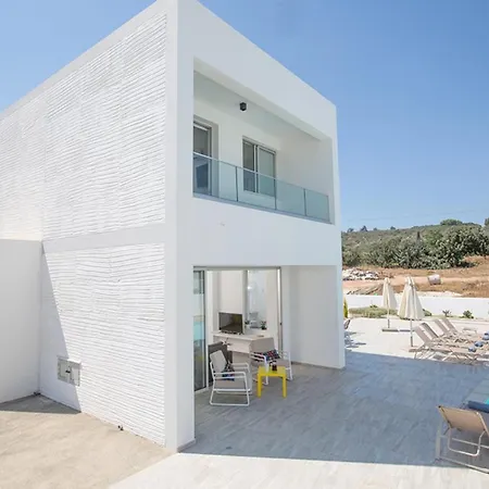 The Complete Guide To Renting Your Exclusive Holiday In With Private Pool And Close To The Beach 1553 *