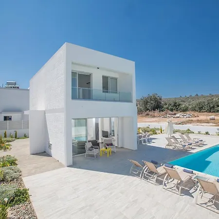 Villa The Complete Guide To Renting Your Exclusive Holiday In With Private Pool And Close To The Beach 1553 *
